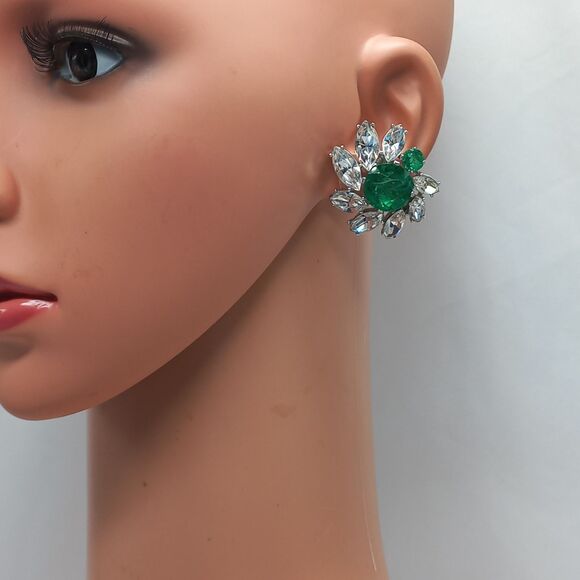 VENDOME & Crown Trifari Vintage Glamour Girl Faux Pearl Necklace Earrings Runway - Picture 7 of 9